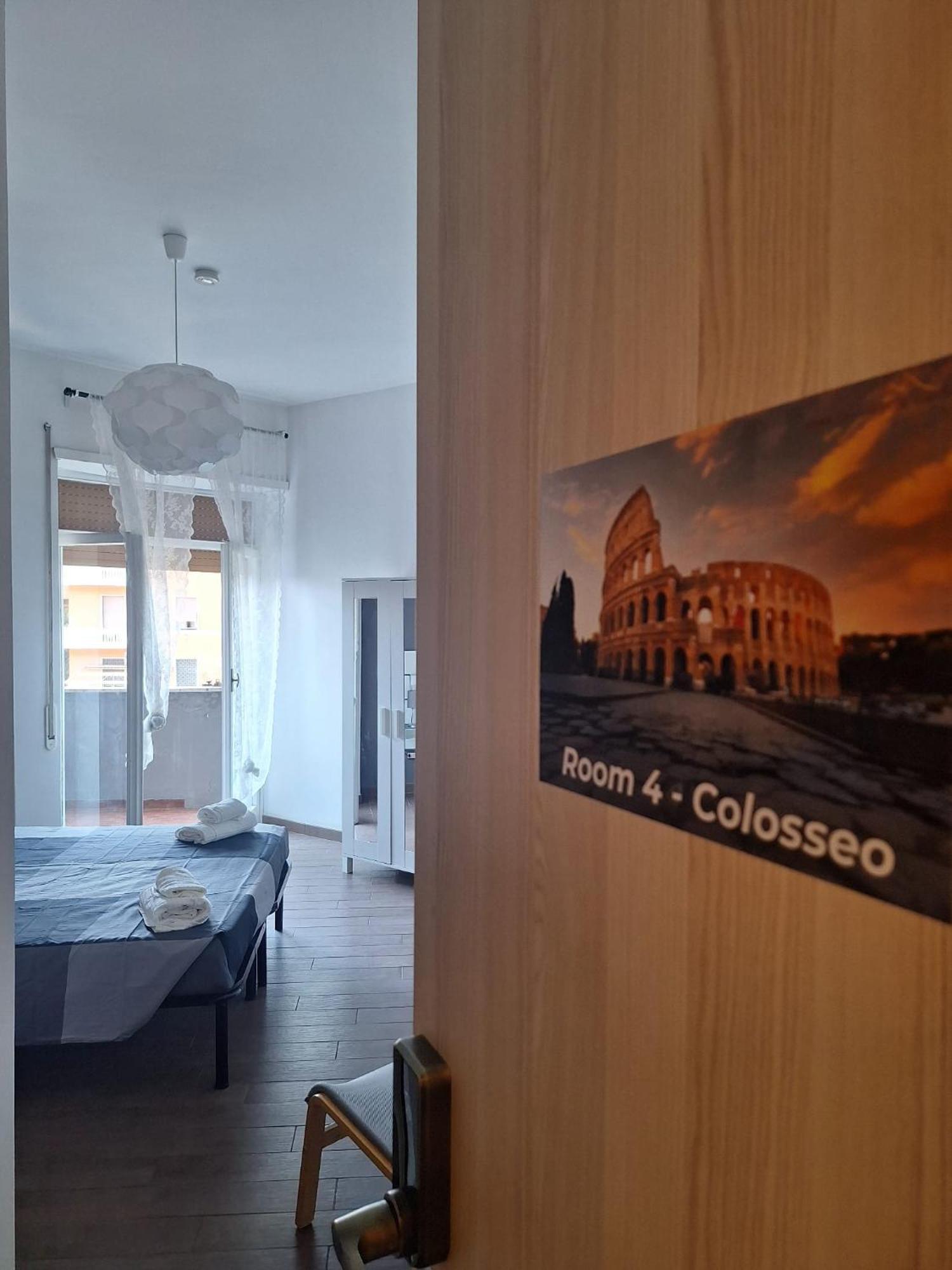 Camera Matrimoniale/Doppia con Letti Singoli con Bagno Privato